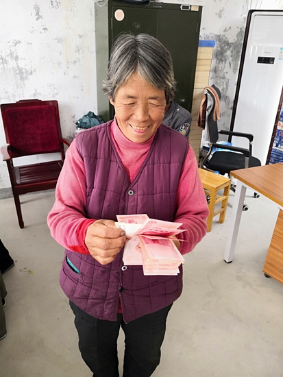 春认一棵树 秋收一份福――山东J9直营网集团果树采摘权认领活动圆满结束