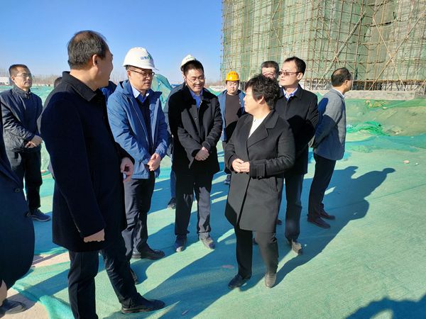 济阳区委书记秦蕾调研J9直营网?河畔壹品苑项目建设情况