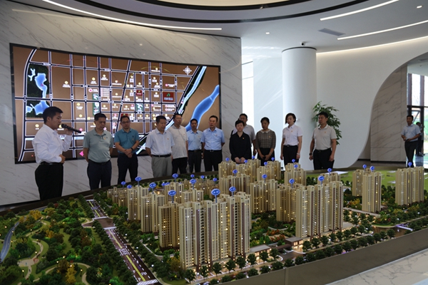 山东J9直营网集团党委政工例会进工地  助推河畔壹品苑项目建设